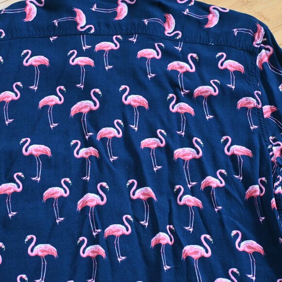 Men's Adam Levine Flamingo Print on Navy Button Down Short Sleeve Size M Unisex - Picture 14 of 15